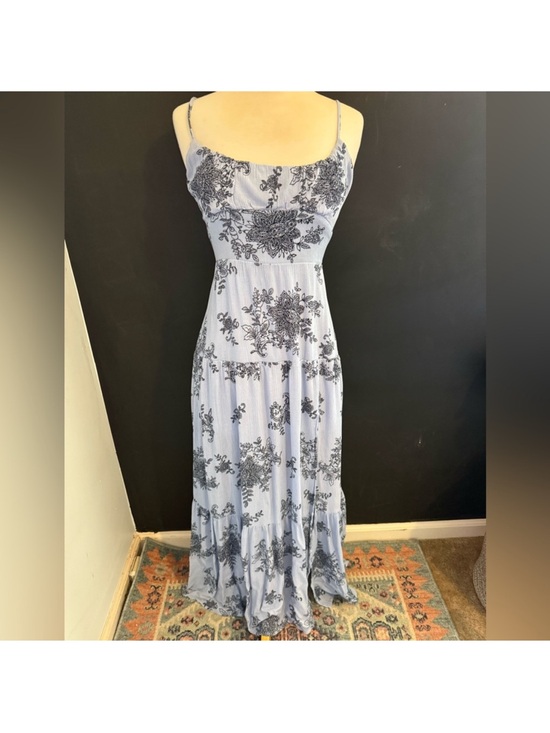 Dresses & Skirts - Francesca’s Floral Print Maxi Dress in Light Blue and navy medium wedding guest